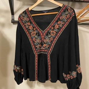 AMERICAN EAGLE Bohemian peasant top with floral embroidery